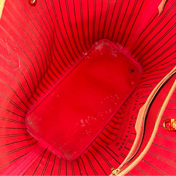 Louis Vuitton Neverfull MM - Picture 14 of 16